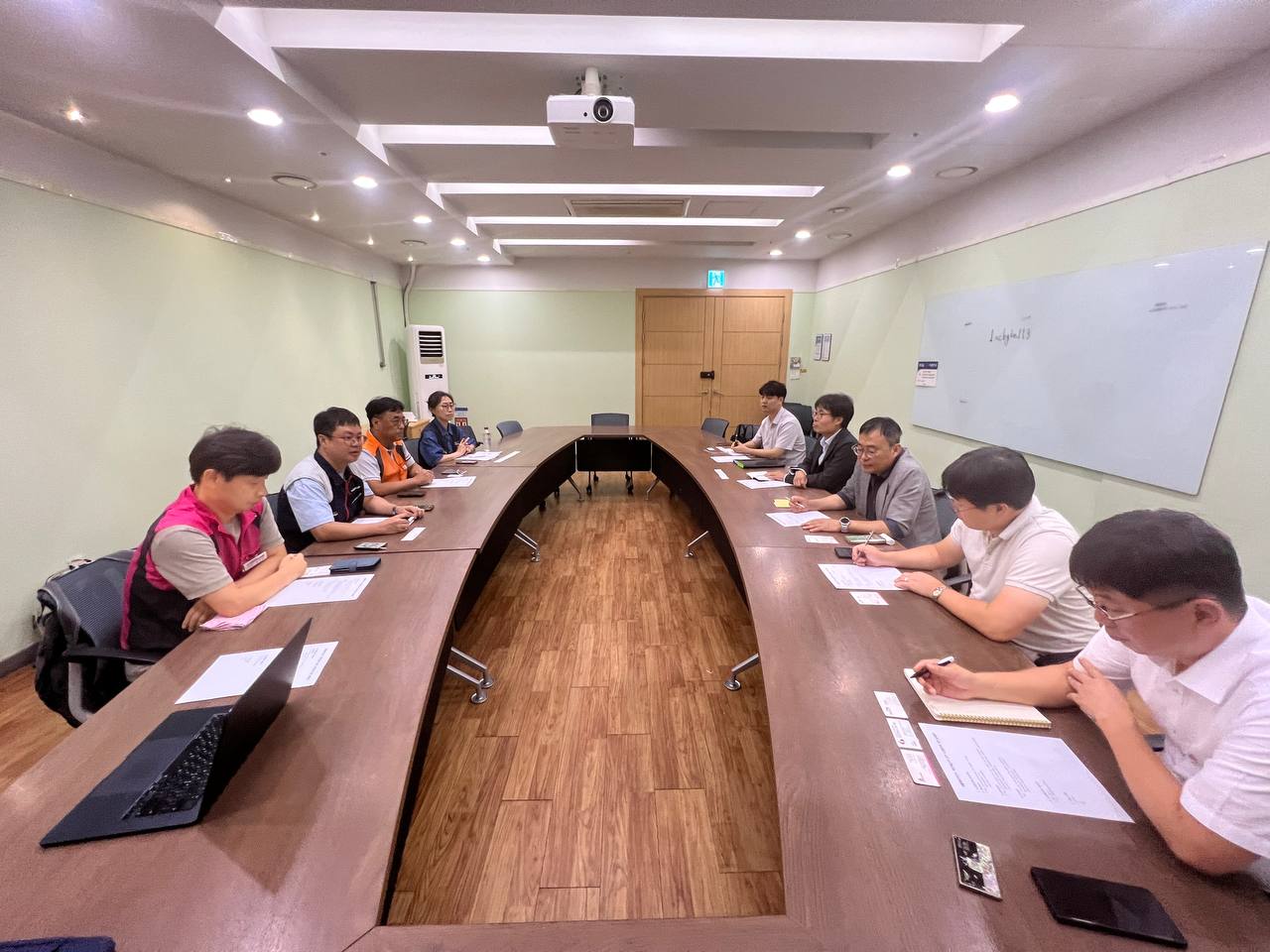 학교예술강사 대통령 약속 이행 촉구 단식농성 7일차 문체부장관 학교예술강사단식농성장 전격 방문 사진