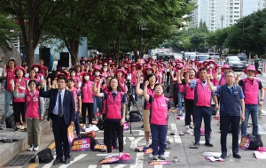 "예술강사 해고계획 철회하라!" 학교예술강사 고용보장 촉구 문화제 열어 사진