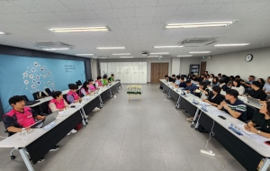 혈세낭비! 대국민 사기극! 졸속 시행 늘봄학교 규탄 기자회견 사진